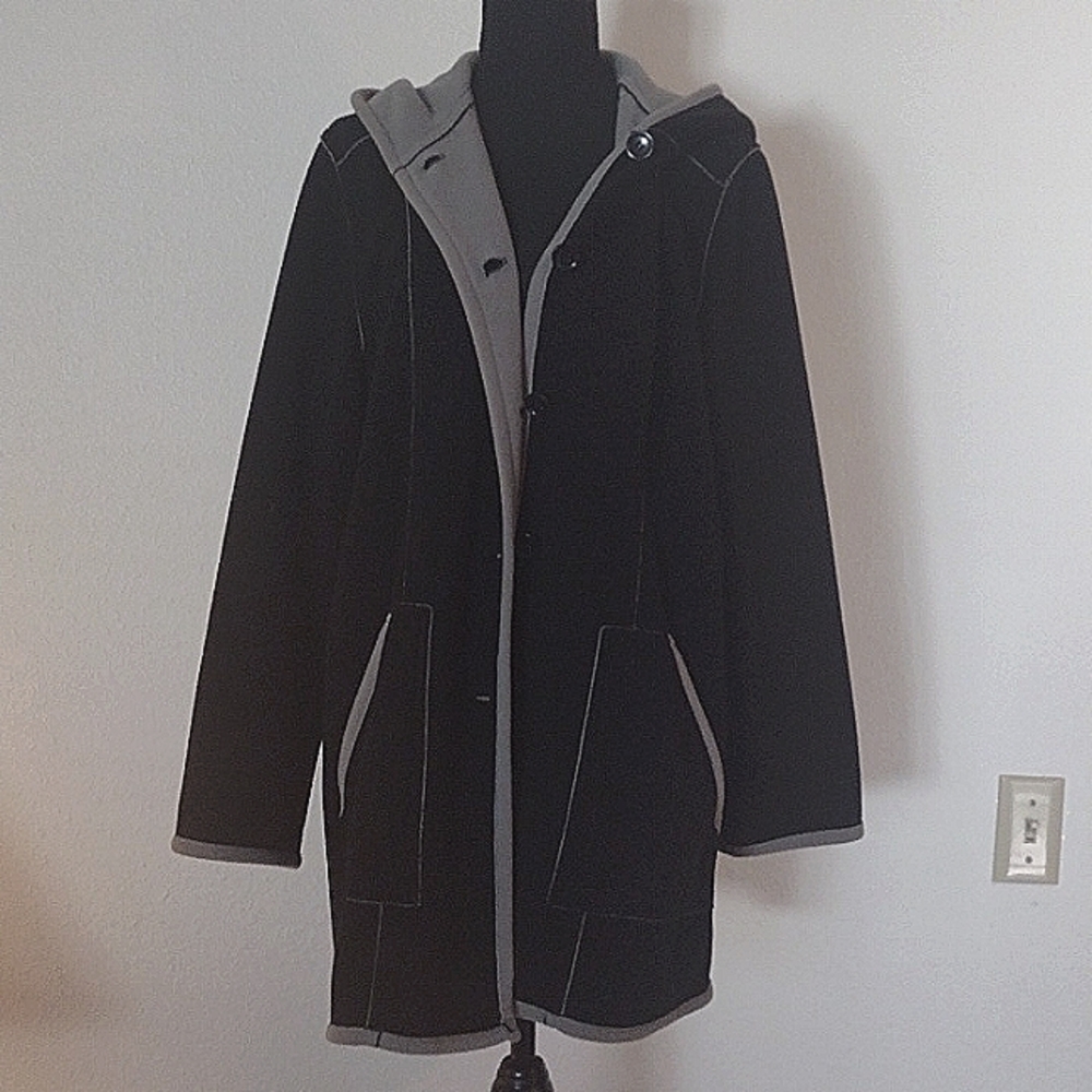 Susan Graver, medium, light gray & black, fleece jacket